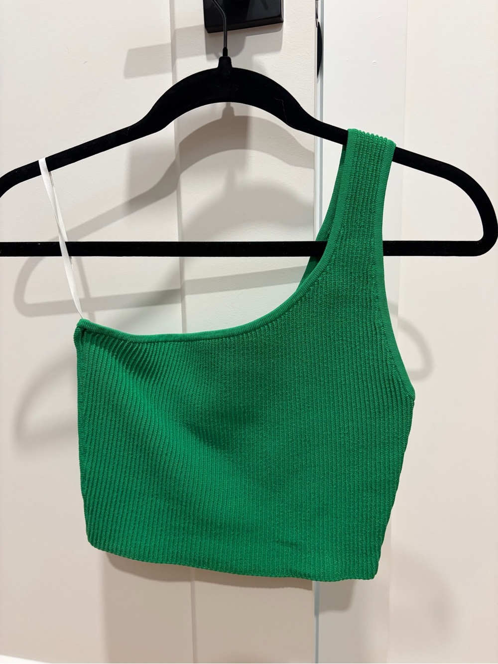 Aritzia Kelly Green One-Shoulder Ribbed Crop Top